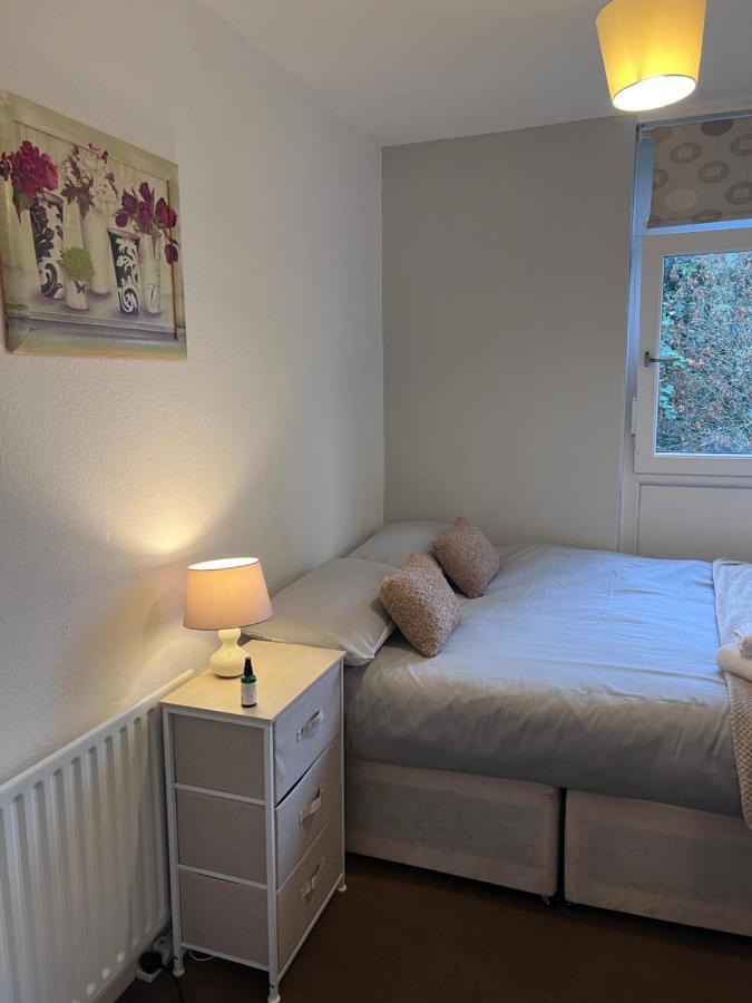 Gazde/Camere de închiriat Exford Court 2 *